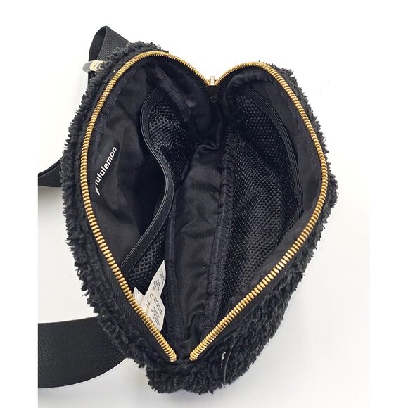 Lululemon Women's Black Sherpa Fleece Belt Bag Crossbody Waist Pack 3040 - Picture 7 of 15